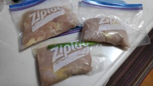 仕込みが完了したむね肉3種